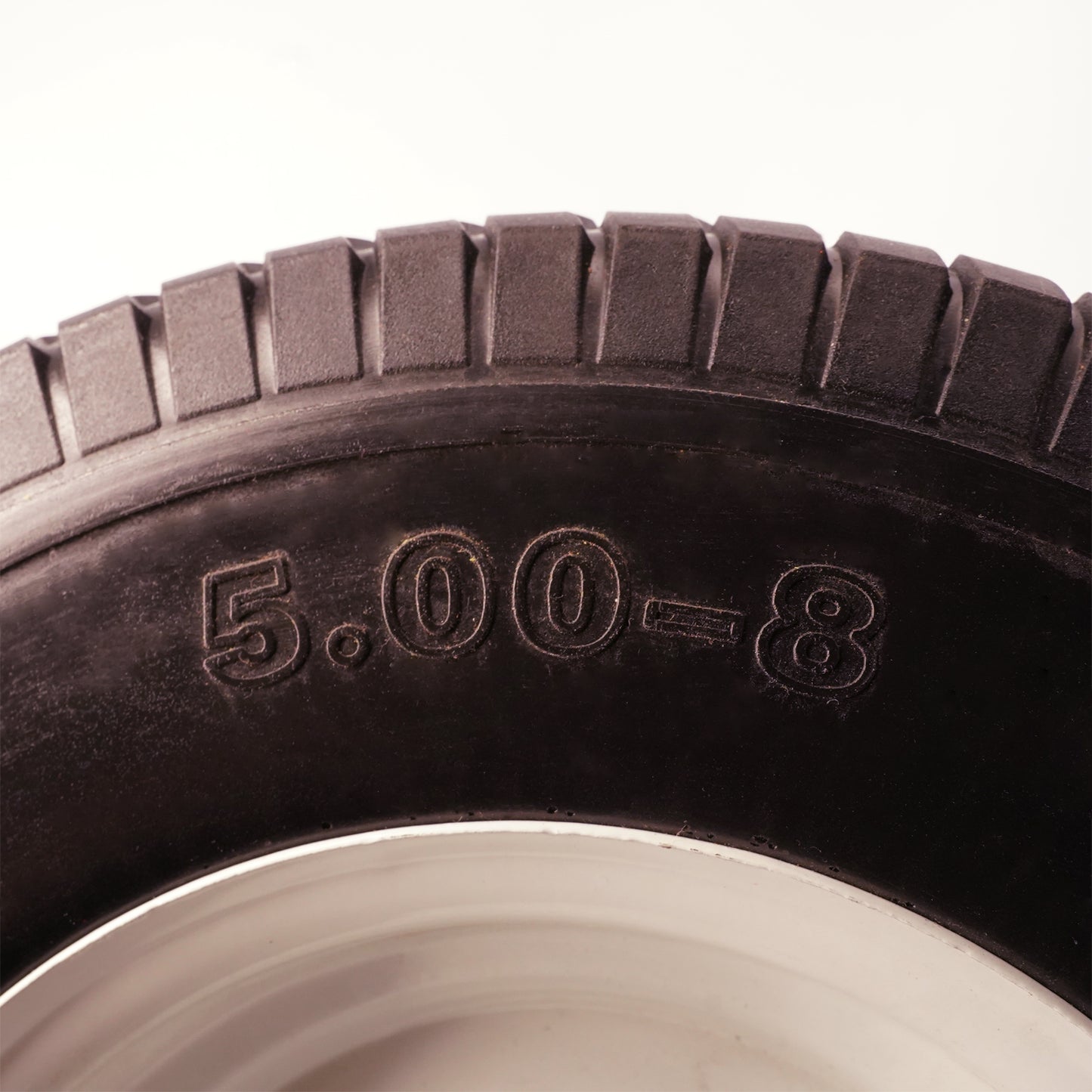 16x5.00-8 with 1” Bore, 3“ Center Hub, 600 lb. Flat Free Tire and Wheel