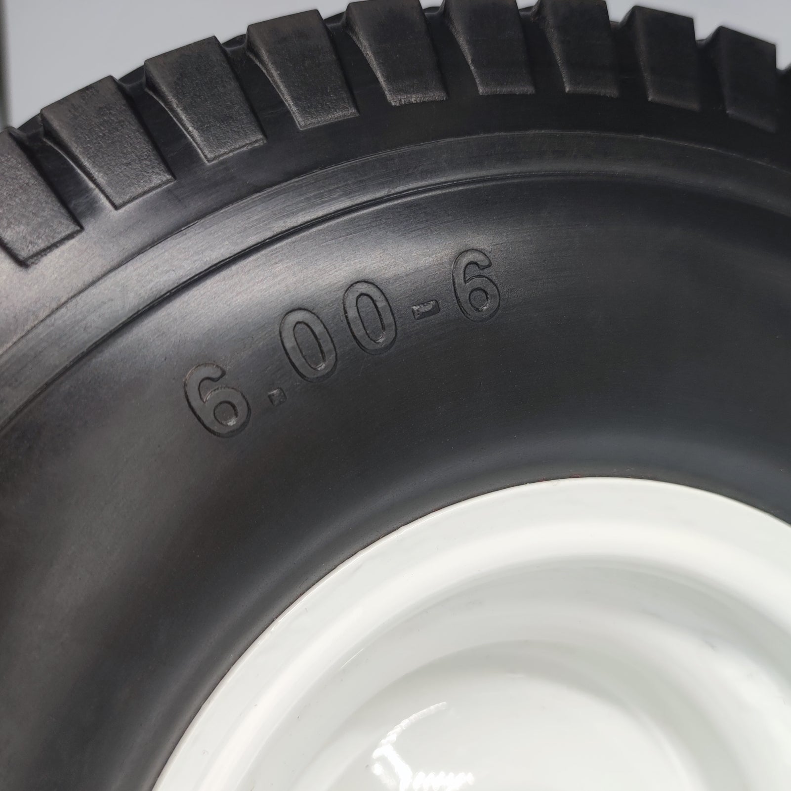 Flat Free 15x6.00-6 Lawn Mower Tire, 3/4 & 5/8 Bearing, 3” Hub - RelaxHome