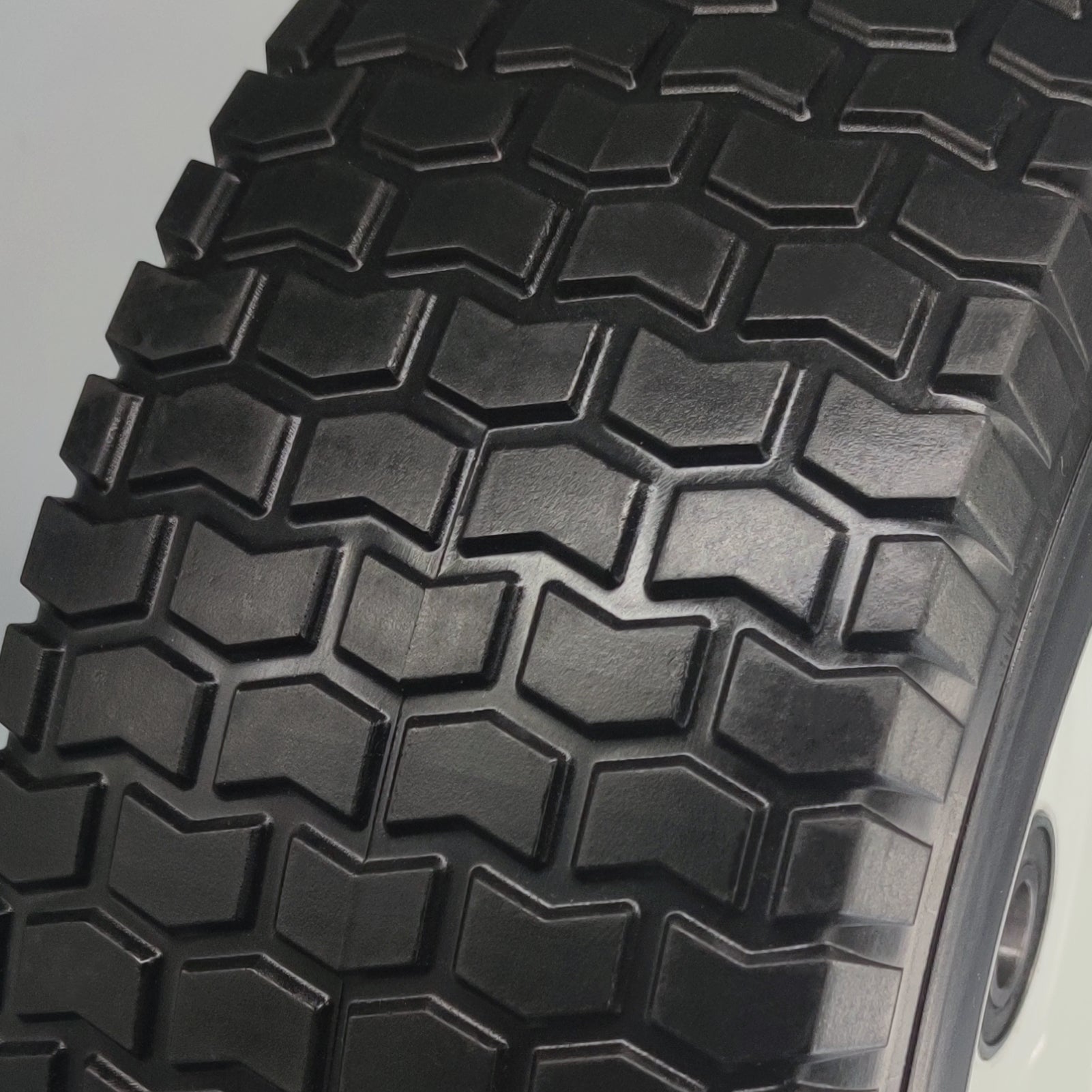 Flat Free 15x6.00-6 Lawn Mower Tire, 3/4 & 5/8 Bearing, 3” Hub - RelaxHome