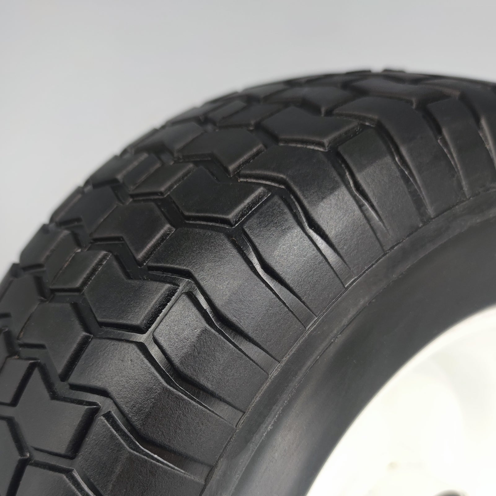 Flat Free 16x6.50-8 Lawn Mower Tire, 1" Bearings, 3" Hub - RelaxHome